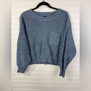 GAP womens Blue chunky knit oversized cropped sweater. Size Medium Petite